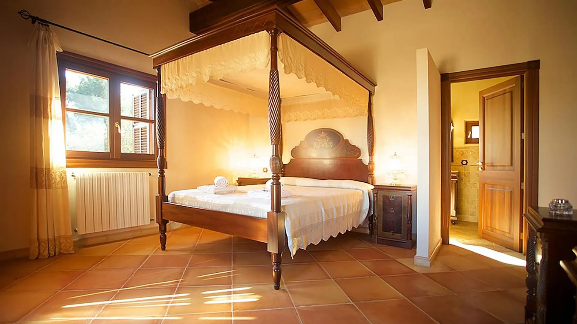 Country House In A Peaceful Rural Setting For Large Groups ペトラ 別荘