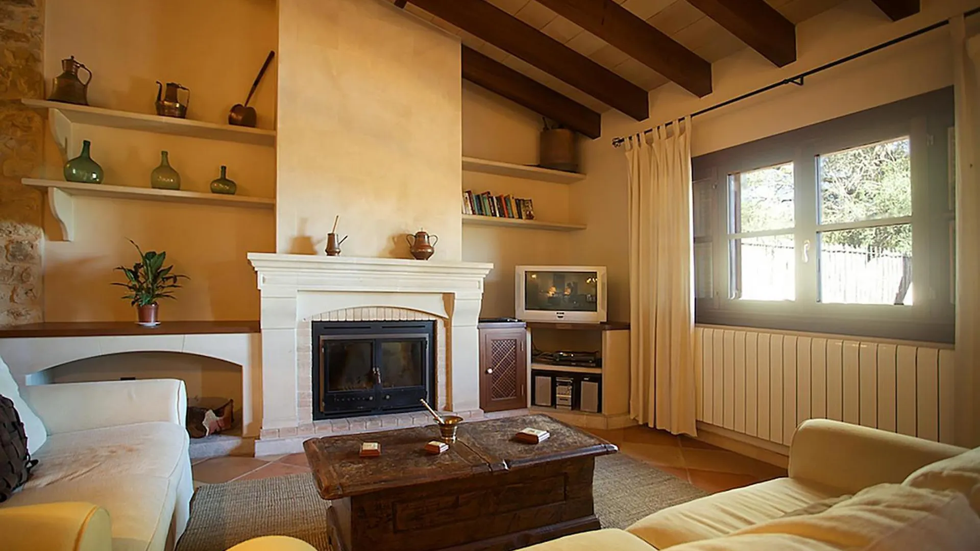 Country House In A Peaceful Rural Setting For Large Groups ペトラ 別荘
