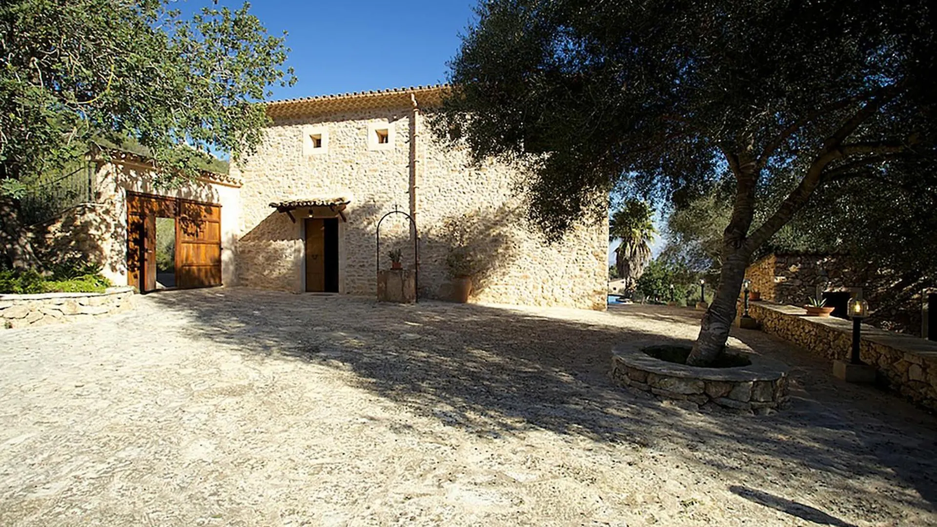 別荘 Country House In A Peaceful Rural Setting For Large Groups ペトラ
